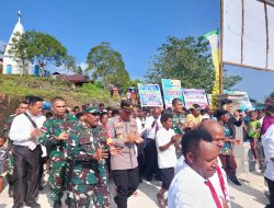 Wujud Sinergitas, Koramil Dan Polsek Aifat Hadir Mengamankan Pembukaan Temu Raya Majelis Klasis Aifat 