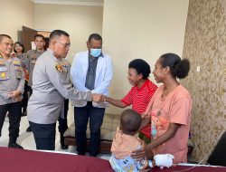 Kapolda Papua Barat Tinjau Kegiatan Bakti Kesehatan  Dalam Rangka Hari Bhayangkara Ke-77