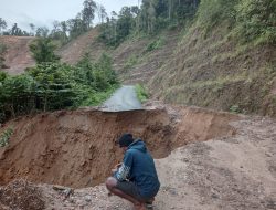 Akses Jalan Trans PB – PBD Di Gunung Pasir Memprihatinkan, Diharapkan Jadi Atensi Wapres Saat Kunjungan Ke Papua Barat