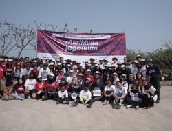 Rayakan 95 Tahun Sumpah Pemuda, Ribuan Orang Muda Lakukan Aksi Jaga Iklim; Tanam Mangrove dan Bersih Lingkungan