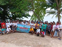 KKBAS Manokwari Baksos Bersih Pantai Wisata Pasir Putih, Rayakan HUT Kota Manokwari Dan Hari Jadi KKBAS