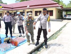 Sweeping Gabungan Jelang Nataru, Aparat Polres dan Pemda Maybrat Sita Ratusan Liter Miras
