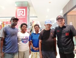 Manajemen Ramayana Kota Sorong Libatkan Warga Dalam Menjaga Kebersihan Lingkungan Supermarket