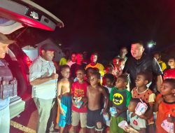 Jelang HUT Maybrat, Pj Bupati Kunjungi dan Bagikan Bingkisan Kepada  Anak – Anak Di Ayata Maybrat