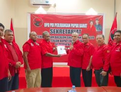 Wakili Keluarga Besar Kuri Wamesa Dan Arfak, Eduard Kamodi Daftar Markus Waran Di PDI-P Maju Pilgub Papua Barat