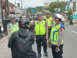Hari Ke 9 Polresta Manokwari Gelar Ops Patuh Mansinam, SatLantas Himbau Warga Tertib Saat Berkendara Di Jalan Raya