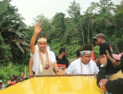 Ribuan Masyarakat Teluk Bintuni Tumpah Ruah Sambut Pasangan YO-JOIN