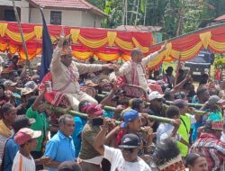 Resmikan 5 Posko di Ayamaru Selatan, Pasangan AMAN Diarak Ramai Pendukung