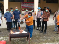 Polda Papua Barat Musnahkan Barang Bukti Narkoba Jenis Ganja Seberat 1,7 Kg Dari Dua Tersangka