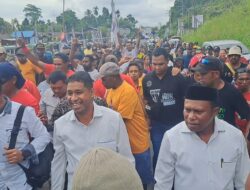 Debat Kedua Pasangan Yohanes Manibuy dan Joko Lingara Disambut Meriah oleh Para Relawan