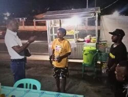 Apresiasi Anak Papua Buka Usaha Warung Tenda Lalapan, Parjal Berikan Bantuan Modal Usaha