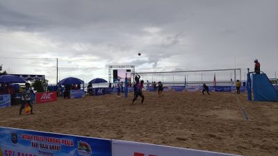 Panitia Lakukan Venue Checking di Pantai WTC Jelang Volleyball Tour Raja Ampat