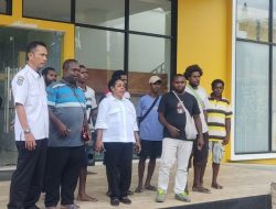 Pemuda Adat Doberay Gelar Aksi, Desak Gubernur Evaluasi Kinerja Dinas ESDM Papua Barat Terkait IPR